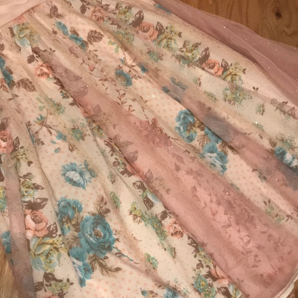 Glitter & Gauzy Floral Prom / Homecoming - Picture 3 of 7